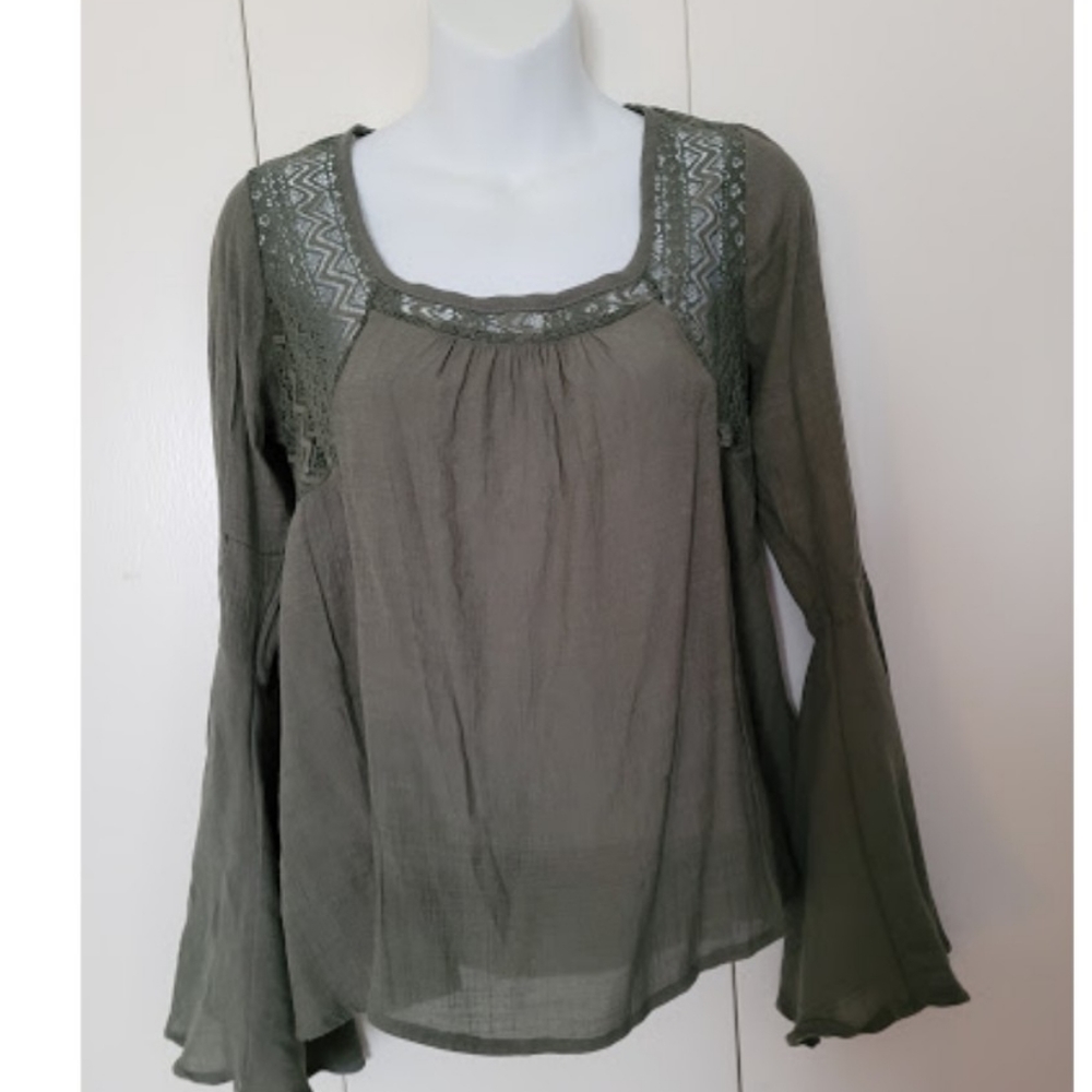 Beautiful Boho bell sleeve blouse